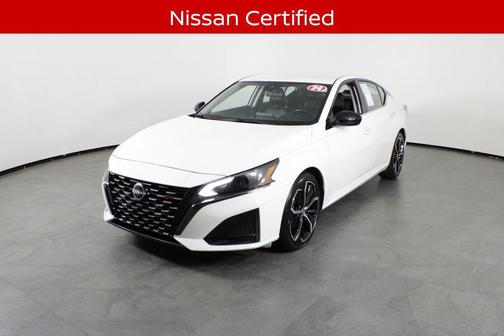 Glacier White 2024 Nissan Altima SR FWD