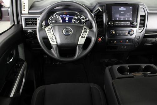2022 Nissan Titan SV
