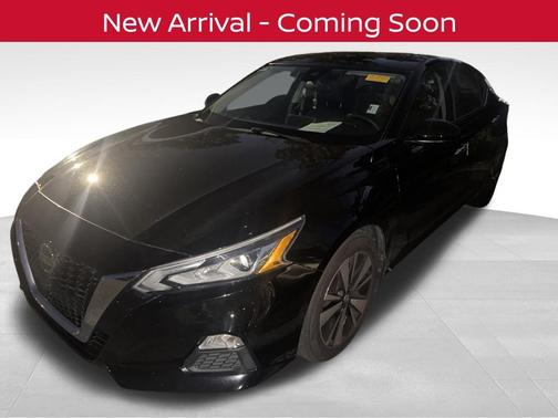 Super Black 2022 Nissan Altima 2.5 SV