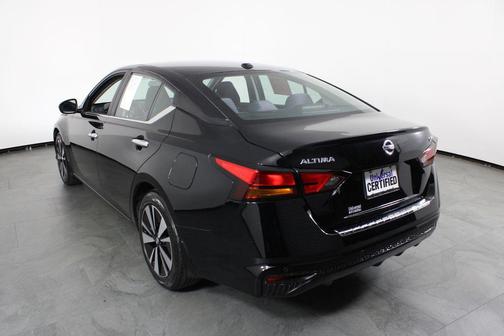 Super Black 2022 Nissan Altima 2.5 SV