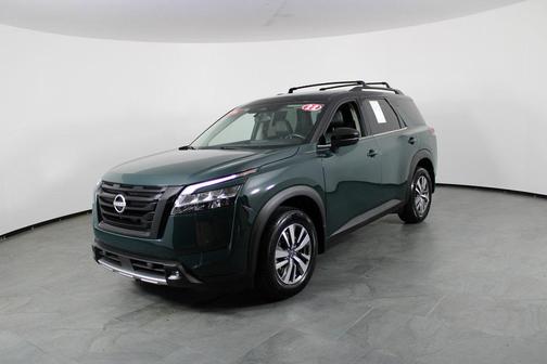 2022 Nissan Pathfinder SL 2WD