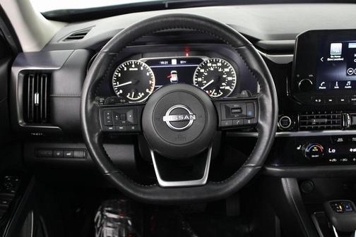 2022 Nissan Pathfinder SL 2WD