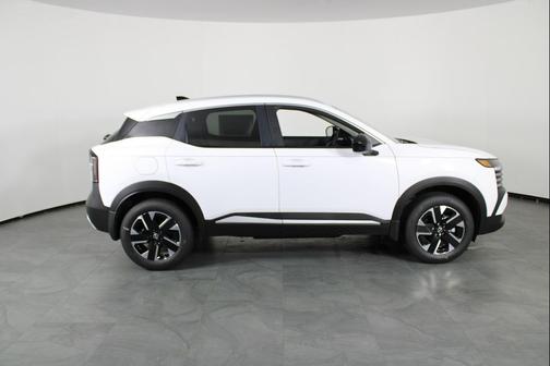 Fresh Powder 2027 Nissan Kicks SV