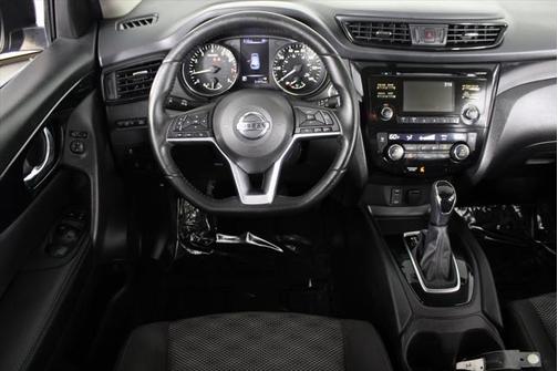 2017 Nissan Rogue Sport SV