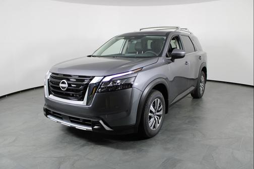 2025 Nissan Pathfinder SL FWD