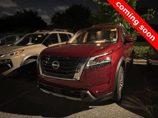 2023 Nissan Pathfinder SL FWD