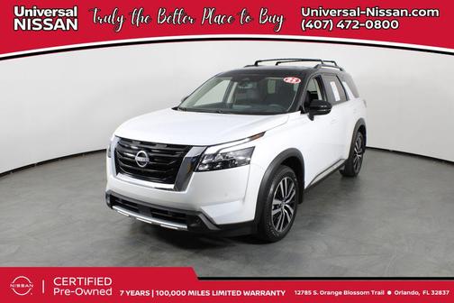 Everest White Pearl Tricoat/Super Black 2025 Nissan Pathfinder Platinum FWD