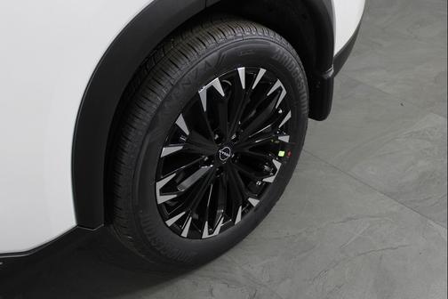 Everest White Pearl Tricoat 2026 Nissan Rogue Dark Armor