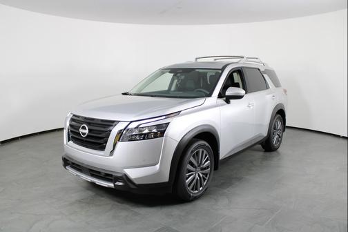 2025 Nissan Pathfinder SL FWD