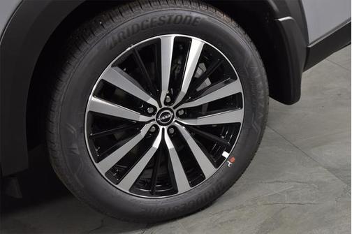 2025 Nissan Pathfinder Platinum FWD