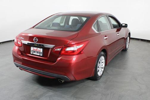 Cayenne Red 2016 Nissan Altima 2.5 S