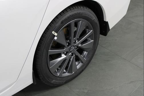 Aspen White Tricoat 2026 Nissan Sentra SL