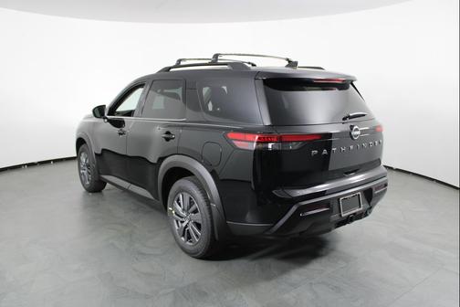 Super Black 2026 Nissan Pathfinder SV