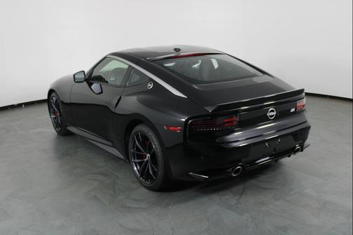 Black Diamond Pearl 2026 Nissan Z Performance