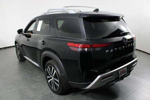 2023 Nissan Pathfinder Platinum 4WD