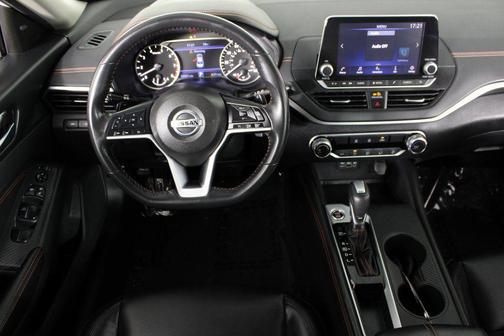 2022 Nissan Altima SR FWD