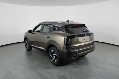 Canyon Bronze Metallic 2026 Nissan Kicks SV