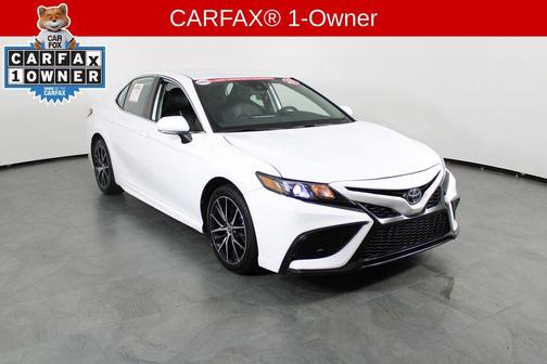 Ice Cap 2023 Toyota Camry SE