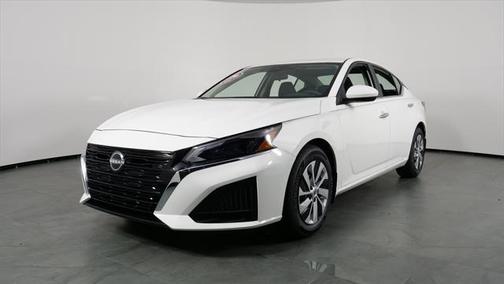 2025 Nissan Altima S FWD