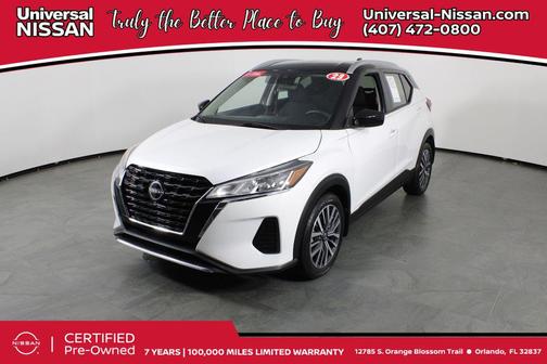 Aspen White Tricoat/Super Black 2023 Nissan Kicks SV