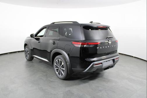 Super Black 2026 Nissan Pathfinder Platinum