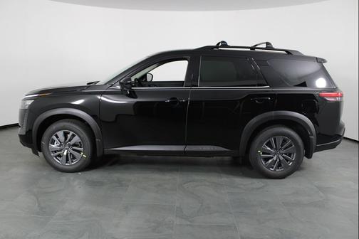Super Black 2026 Nissan Pathfinder SV
