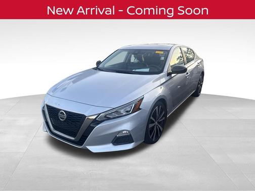 Brilliant Silver Metallic 2020 Nissan Altima SR FWD