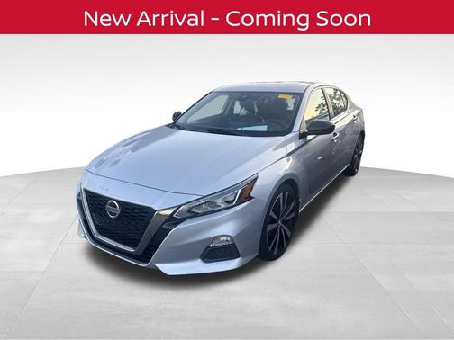Brilliant Silver Metallic 2020 Nissan Altima SR FWD
