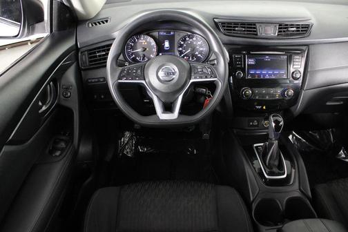 Brilliant Silver Metallic 2019 Nissan Rogue S