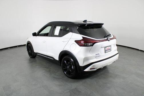 2022 Nissan Kicks SR