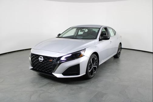 2025 Nissan Altima SR FWD