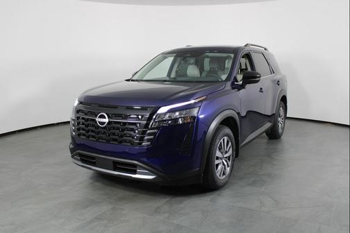 Deep Ocean Blue Pearl 2026 Nissan Pathfinder SL