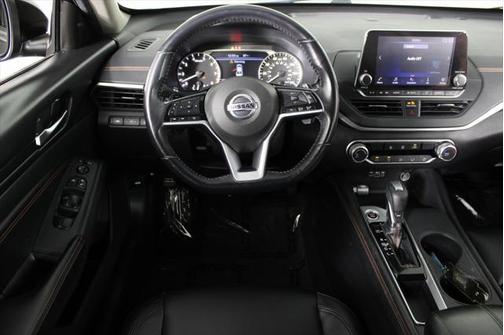 2020 Nissan Altima SR FWD