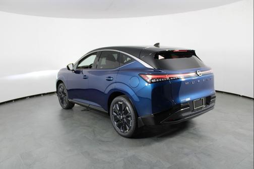 Aurora Blue Pearl Metallic/Super Black 2026 Nissan Murano Platinum