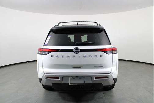 2025 Nissan Pathfinder Platinum FWD