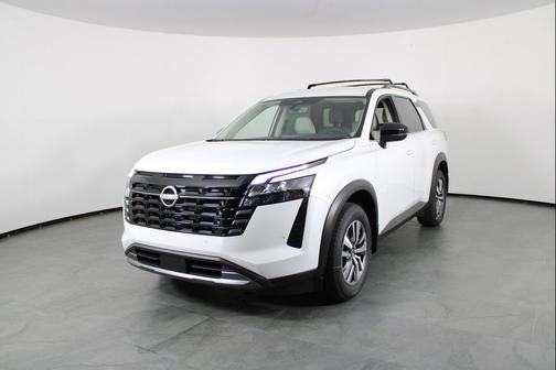 Everest White Pearl Tricoat 2026 Nissan Pathfinder SL