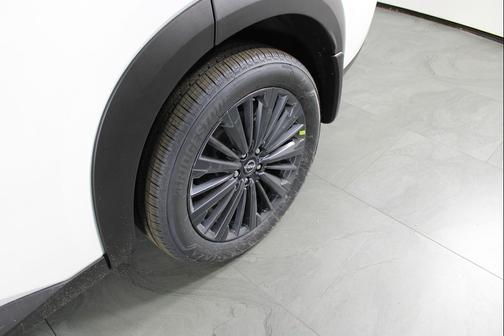 Everest White Pearl Tricoat 2026 Nissan Pathfinder SL