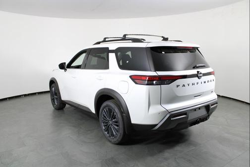 Everest White Pearl Tricoat 2026 Nissan Pathfinder SL