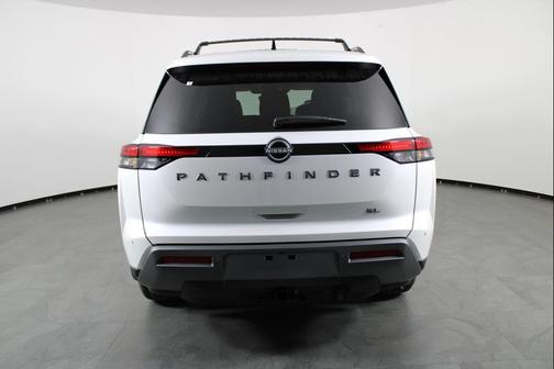 Everest White Pearl Tricoat 2026 Nissan Pathfinder SL