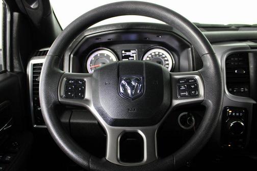 2024 RAM 1500 Classic Warlock Crew Cab 4x4 5'7' Box