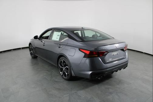 2025 Nissan Altima SR FWD
