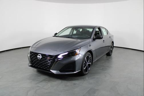 2025 Nissan Altima SR FWD