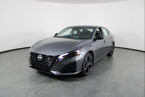 2025 Nissan Altima SR FWD