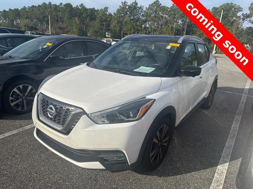 2019 Nissan Kicks SR