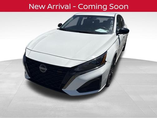 Glacier White 2024 Nissan Altima SR FWD