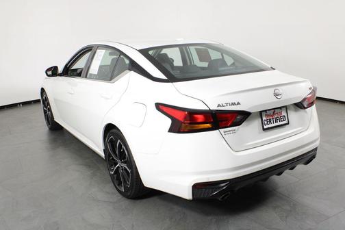 Glacier White 2024 Nissan Altima SR FWD