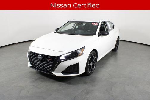 Glacier White 2024 Nissan Altima SR FWD