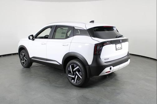 Fresh Powder 2026 Nissan Kicks SV