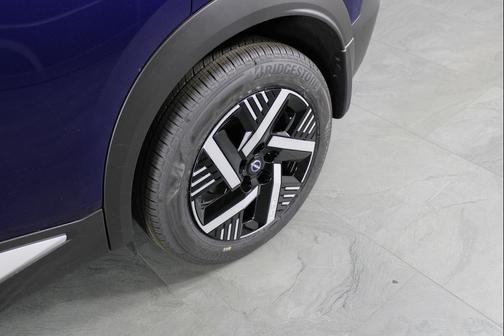 Deep Blue Pearl 2026 Nissan Kicks SV