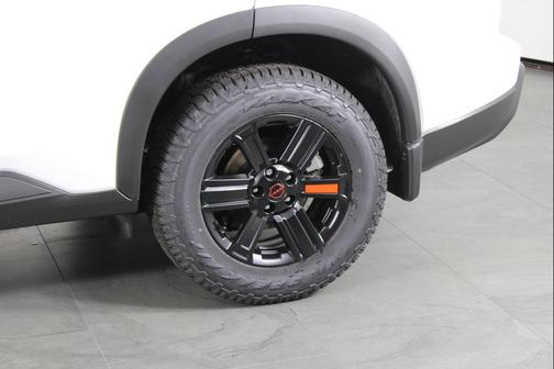 Everest White Pearl Tricoat 2026 Nissan Rogue Rock Creek